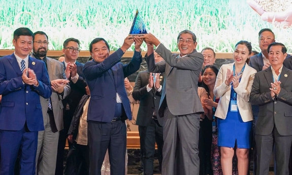 Gạo Ông Cua ST25 lần thứ ba đoạt giải ‘Gạo ngon nhất thế giới’